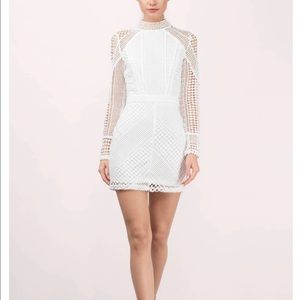 Tobi long sleeve white dress never worn